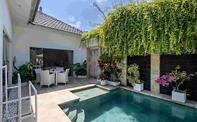 Charming, Villa Sofie - Central Sanur With Refreshing Pool
